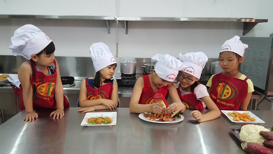 LỚP HỌC NẤU ĂN DÀNH CHO TRẺ EM DẠY TRẺ NẤU ĂN TẠI HẢI PHÒNG (210x360) LỚP HỌC NẤU ĂN DÀNH CHO TRẺ EM DẠY TRẺ NẤU ĂN TẠI HẢI PHÒNG